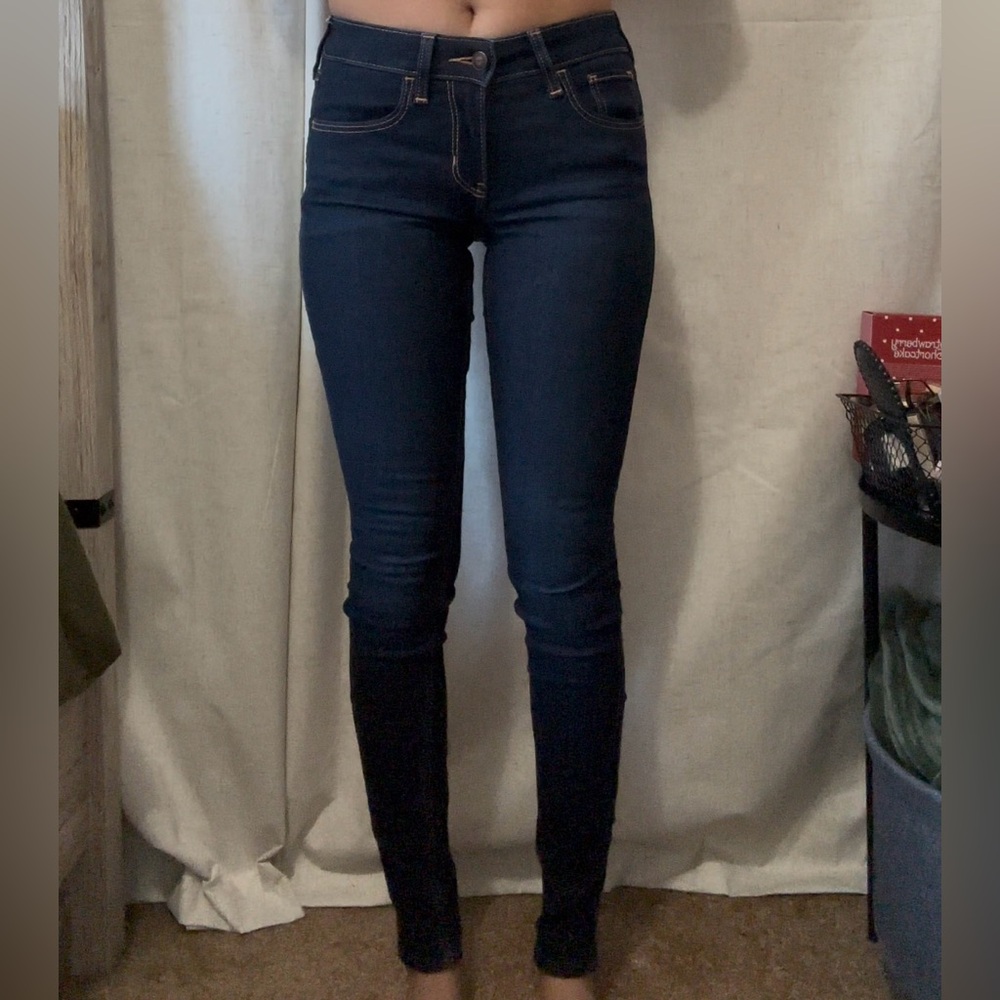 Hollister low rise super skinny jeans [ 000R, W 23R ]